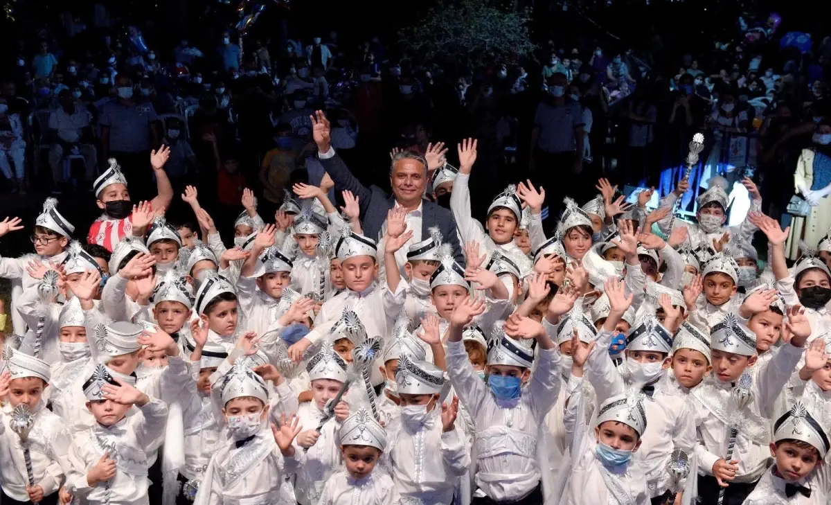 Son dakika... Düğün havasında sünnet şöleninde çocuklar doyasıya eğlendi