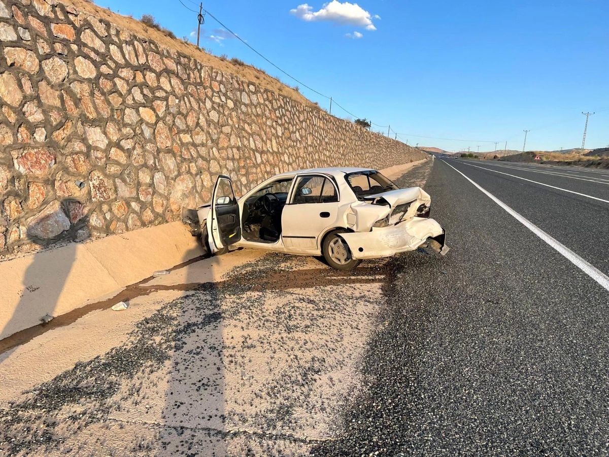 Elazığ\'da trafik kazası: 3 yaralı