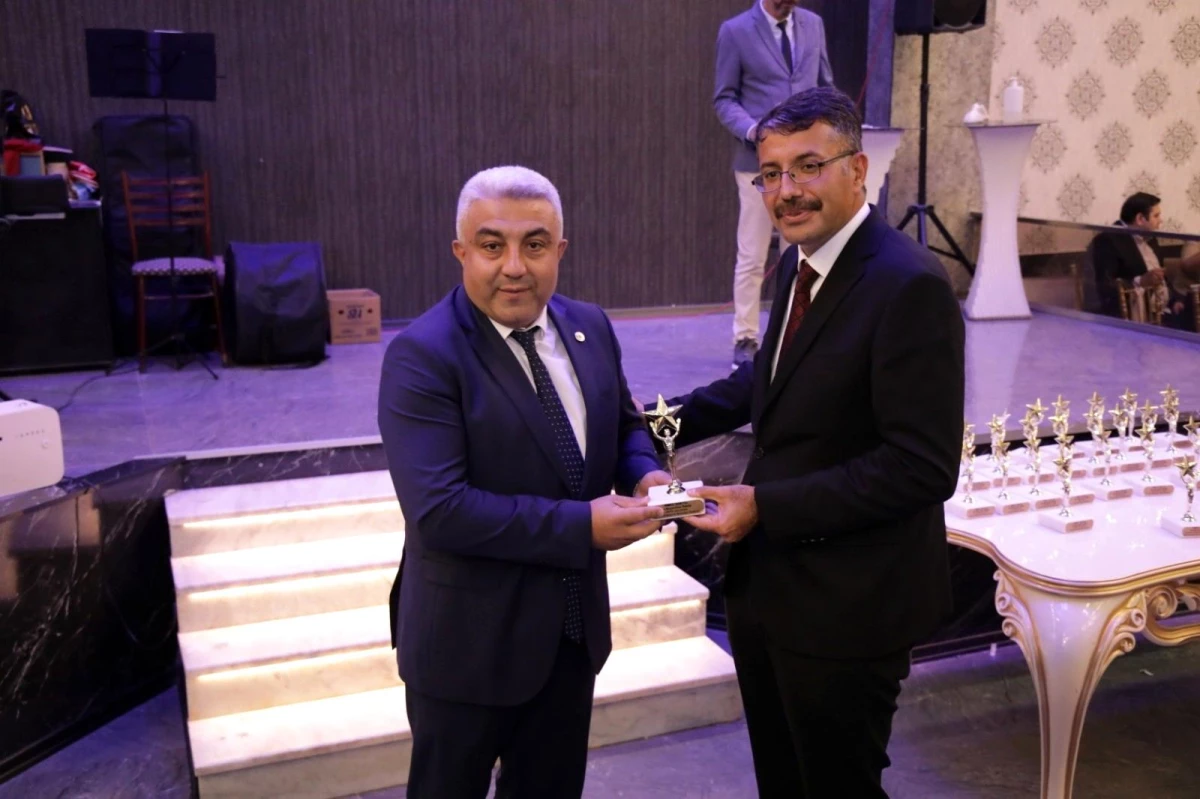 Fatih Çalışkan\'a "En Başarılı Belediye Başkanı" ödülü