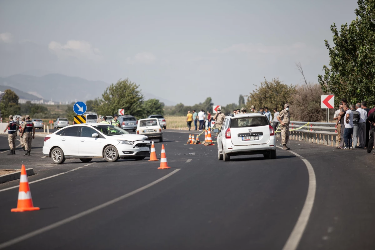 Otomobille çarpışan motosikletin sürücüsü öldü