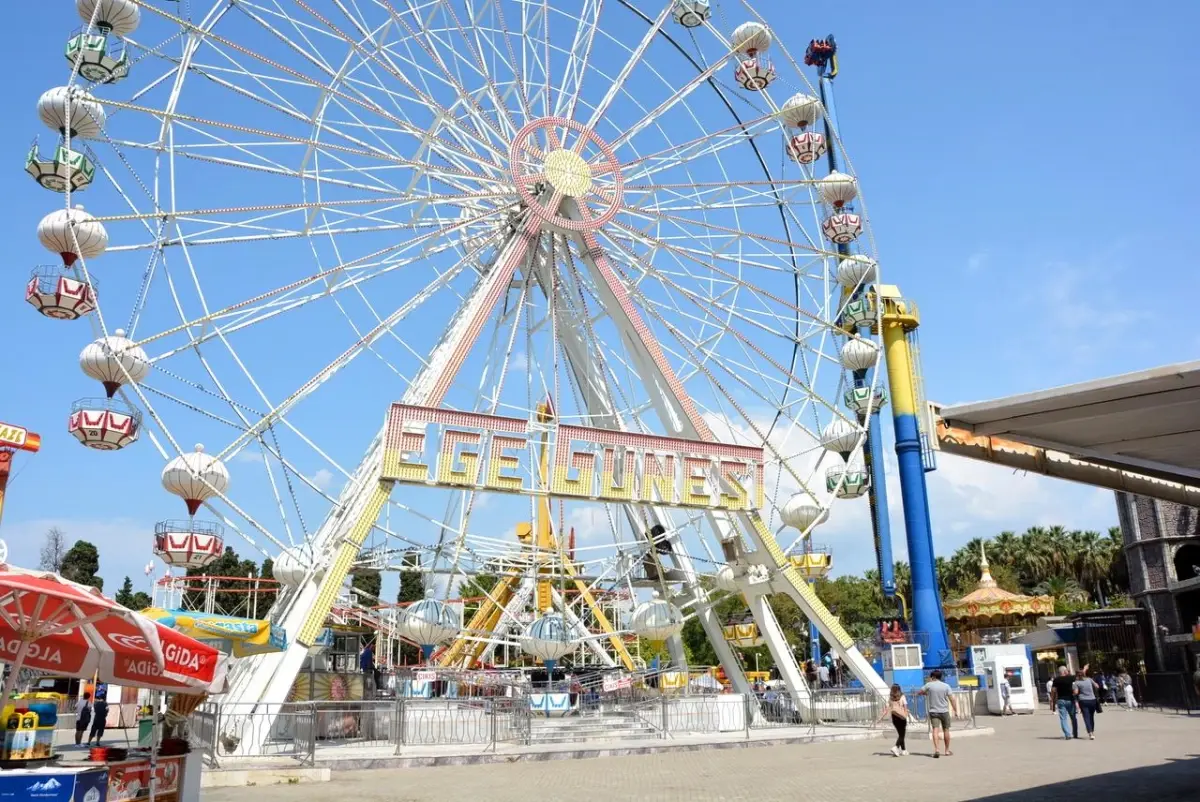 İzmirliler lunaparkı geri istiyor