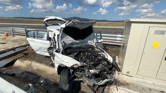 Başka kaza olmasın diye önlem alan karayolları görevlisi, aracın çarpması sonucu öldü