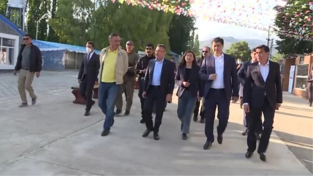 KIRGIZİSTAN - Cumhurbaşkanı Yardımcısı Oktay, Çolpon-Ata şehrini ziyaret etti
