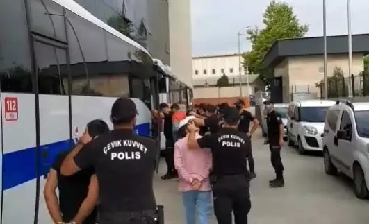 Son dakika haber... Helikopter destekli uyuşturucu operasyonunda 72 uyuşturucu satıcısı tutuklandı Son dakika haber... Helikopter destekli uyuşturucu operasyonunda 72 uyuşturucu satıcısı tutuklandı