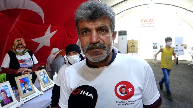 Davutoğlu, HDP'ye destek vermeyin sözlerine çok kızdı! Evlat nöbeti tutan ailelerle tartıştı
