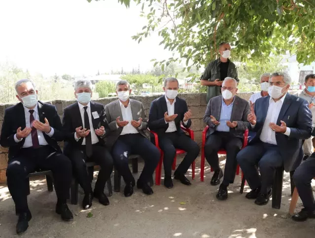 Aile ve Sosyal Hizmetler Bakan Yardımcısı İsmail Ergüneş, Hatay'da taziye ziyaretinde bulundu Aile ve Sosyal Hizmetler Bakan Yardımcısı İsmail Ergüneş, Hatay'da taziye ziyaretinde bulundu