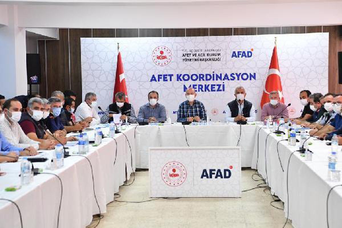 Son dakika haber! Bakan Soylu: Selde kaybolan 15 vatandaşımız 459 personelle aranıyor