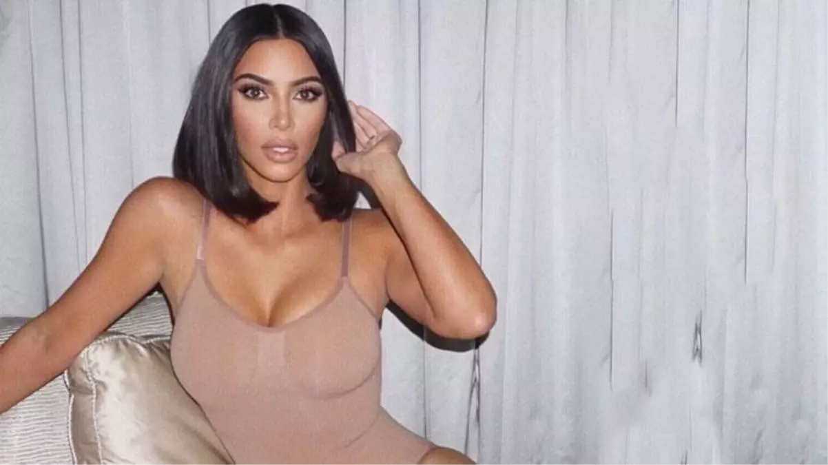 Yüzünü tamamen kapatan maske ile Kim Kardashian moda haftasında görüntülendi