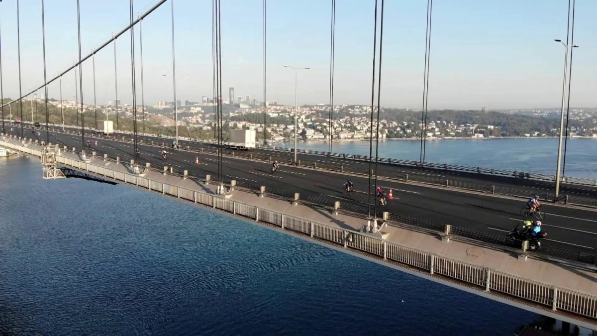 Dünyanın ilk kıtalararası triatlon yarışı havadan görüntülendi