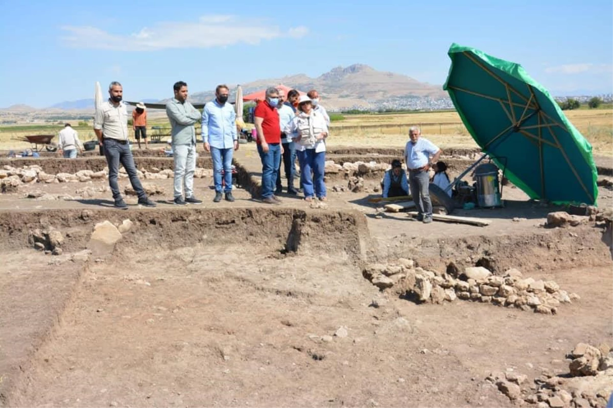 Ergani Kaymakamı Ahmet Karaaslan Hilar Mağaraları ve Çayönü Höyüğünde incelemelerde bulundu