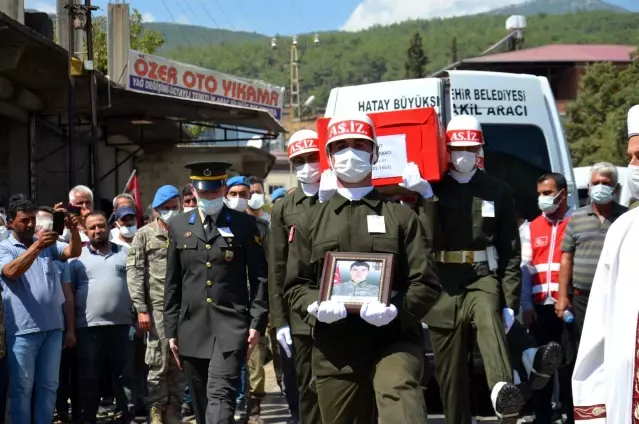 Son dakika haberi! Şehit Piyade Sözleşmeli Er Turgay Abacı son yolculuğuna uğurlandı