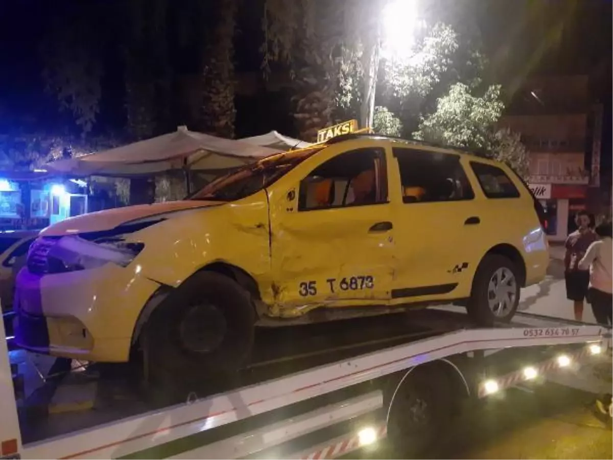 Son dakika haberi: İzmir\'de otomobille çarpışan taksinin şoförü öldü