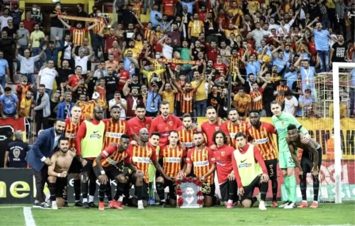 Kayserispor, galibiyeti hayatını kaybeden taraftarına armağan etti