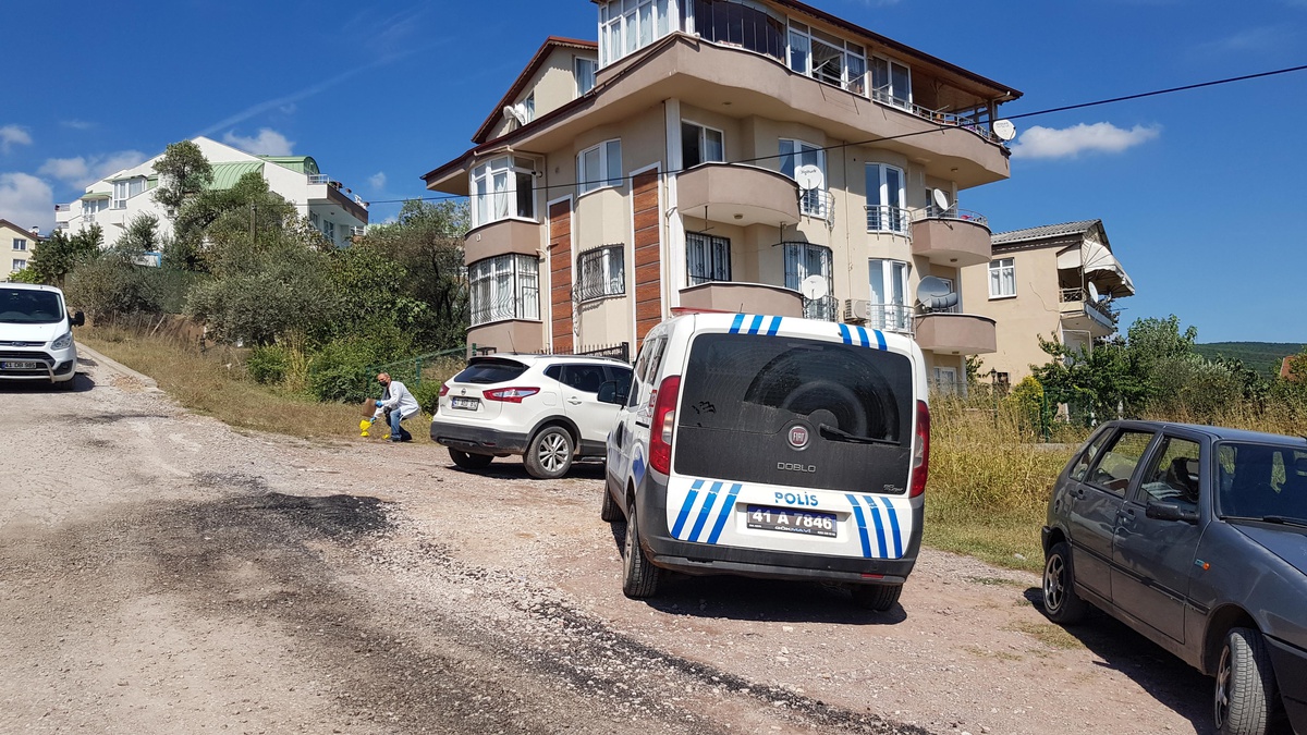 Son Dakika | Kocaeli\'de tartıştığı eski ev sahibinin silahlı saldırısına uğrayan kişi ağır yaralandı