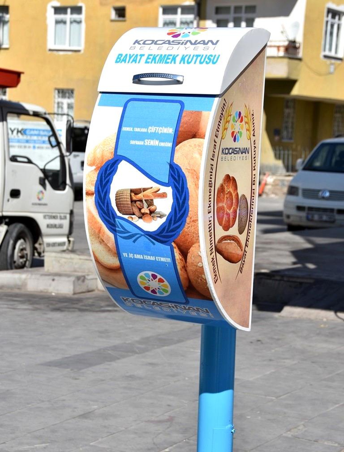 Kocasinan\'da bayat ekmekler sokak hayvanlarına mama oluyor