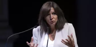 Paris Belediye Başkanı Hidalgo, cumhurbaşkanlığı seçimleri için adaylığını açıkladı