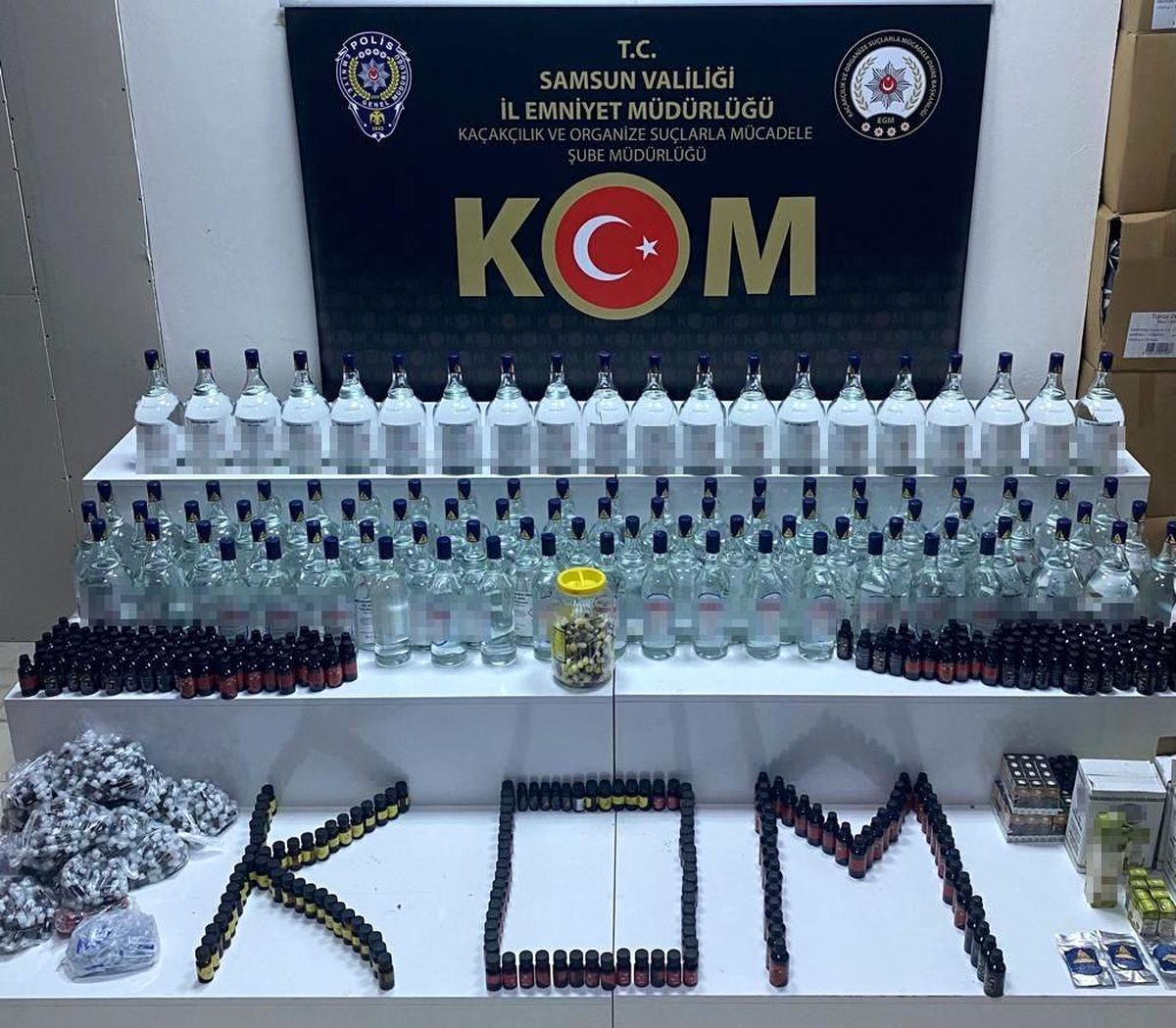 Samsun\'da 2 bin 303 adet alkolü içki yapımında kullanılan malt aroma ele geçirildi