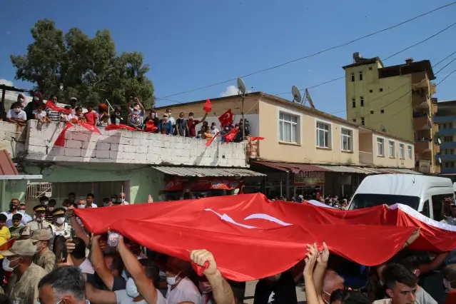 Son dakika haberi! Şehit Piyade Sözleşmeli Er Turgay Abacı son yolculuğuna uğurlandı