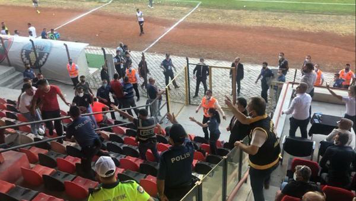 Turgutluspor maçında tansiyon yükseldi