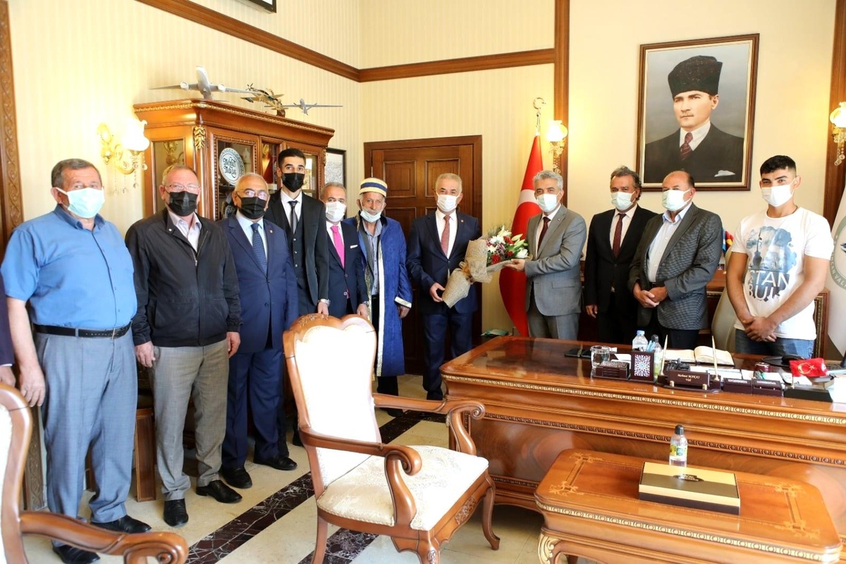 70 yıllık demirci Erzincan\'da yılın ahisi seçildi