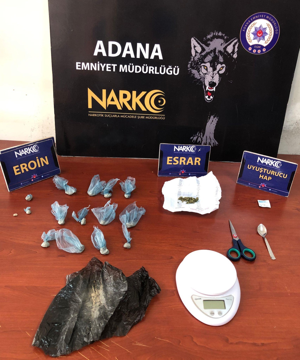 Adana\'da uyuşturucu operasyonlarında yakalanan 13 şüpheli tutuklandı