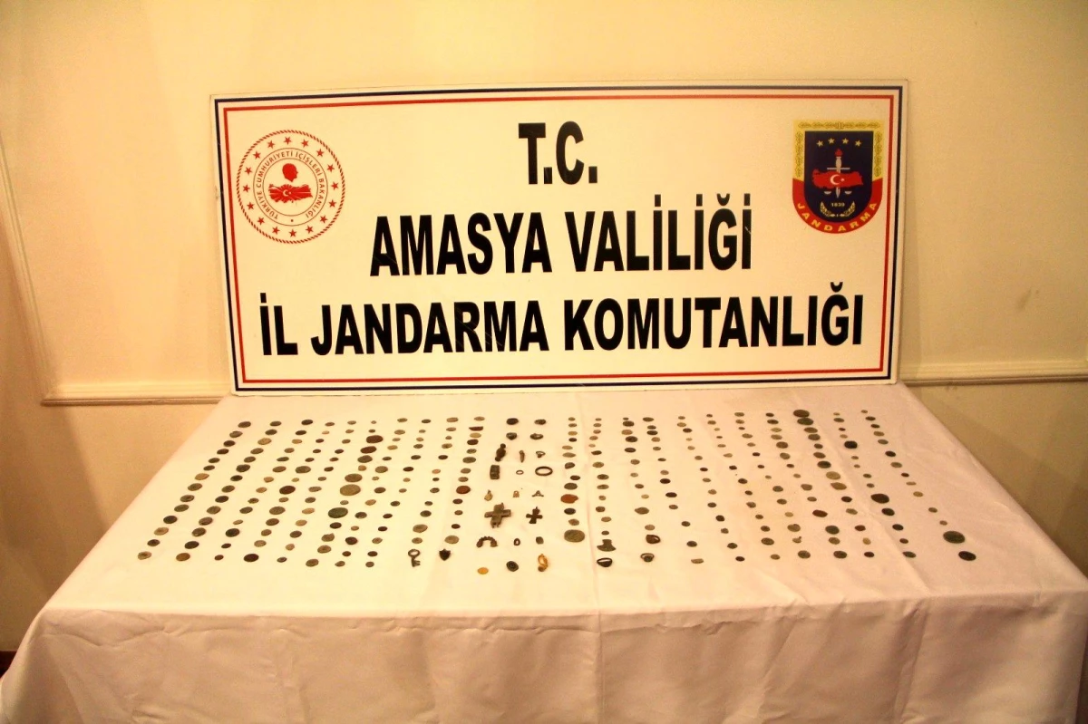 Amasya\'da kavanozdan tarih çıktı: 312 tarihi eser ele geçirildi