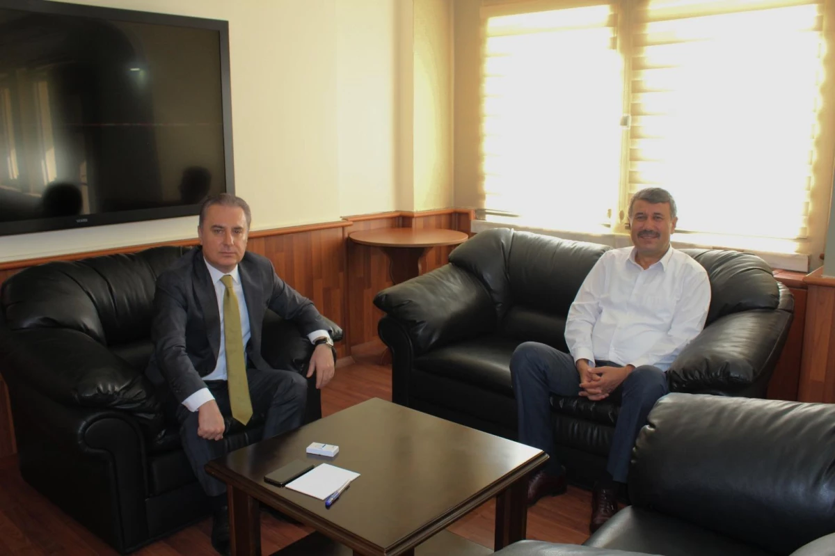 Anamur Belediye Başkanı Hidayet Kılınç\'tan Kaymakam Bozdemir\'e ziyaret