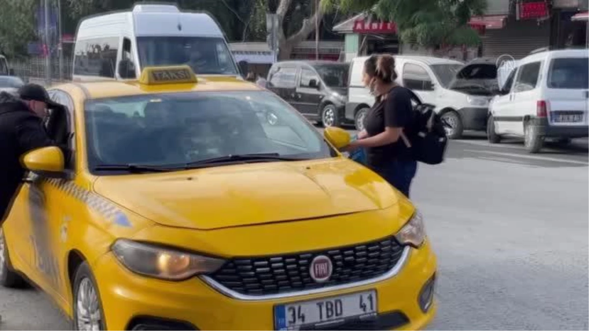 Bakırköy\'de kısa mesafe nedeniyle müşteri almayan şoför ile yolcu tartıştı