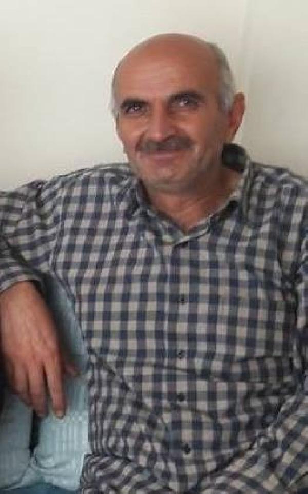 Dorse ile aracının arasında sıkışan TIR sürücüsü öldü