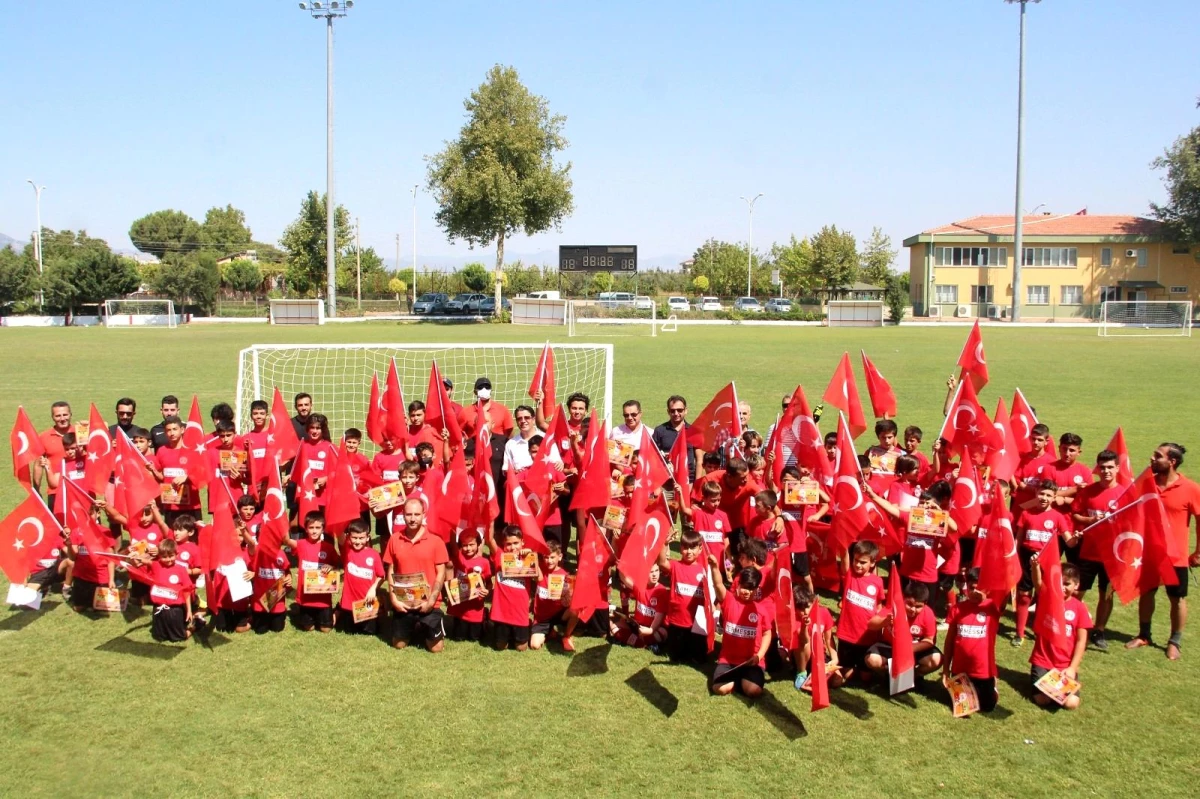 Döşemealtı\'nda "Yaza Elveda Okula Merhaba" futbol şenliği