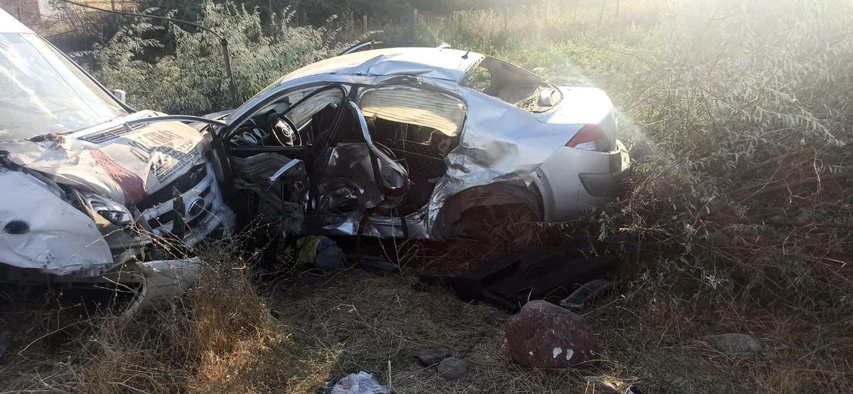 Elazığ\'da otomobil ile minibüs çarpıştı: 2 yaralı