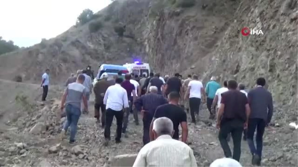Erzurum\'da heyelan: İş makinesinde sıkışan işçi hayatını kaybetti