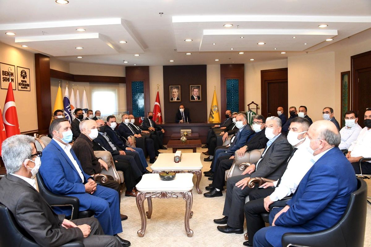 Esnaf odaları Ahilik Haftası\'nda Başkan Altay\'ı ziyaret etti