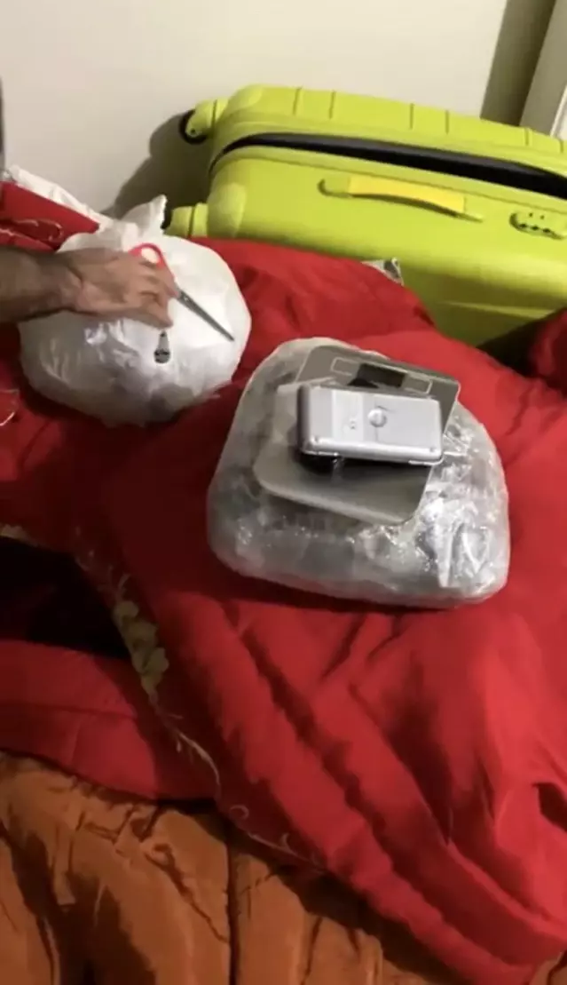 İstanbul'da koltuk değnekli cezaevi firarisi kadın torbacı yakalandı İstanbul'da koltuk değnekli cezaevi firarisi kadın torbacı yakalandı