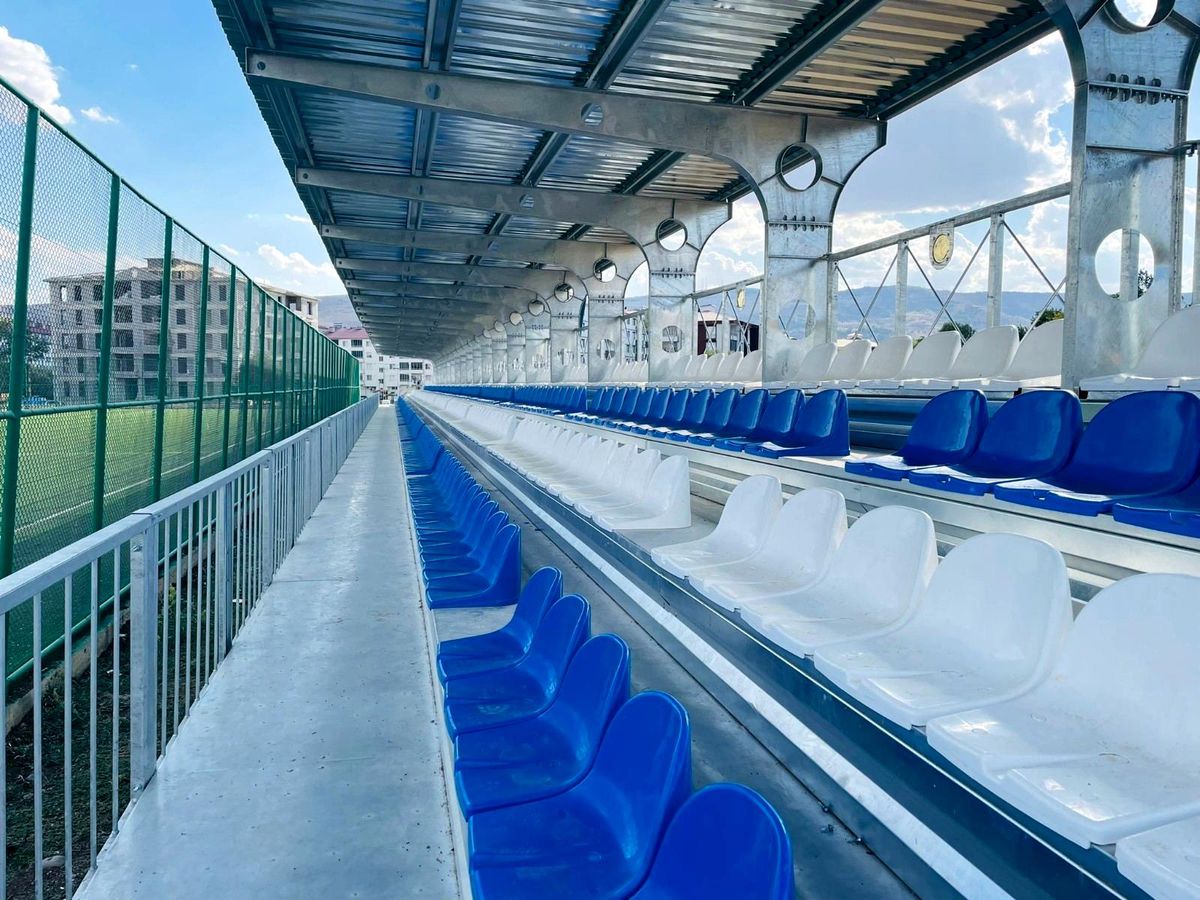Karakoçan\'da yapımı devam eden spor tesislerinde sona gelindi