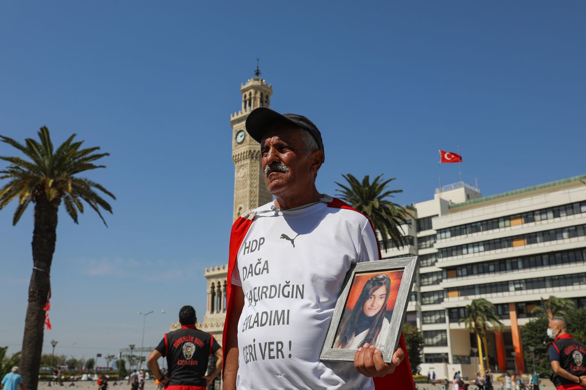 Kızı dağa kaçırılan baba İzmir\'den Ankara\'ya "Umut" yürüyüşüne başladı