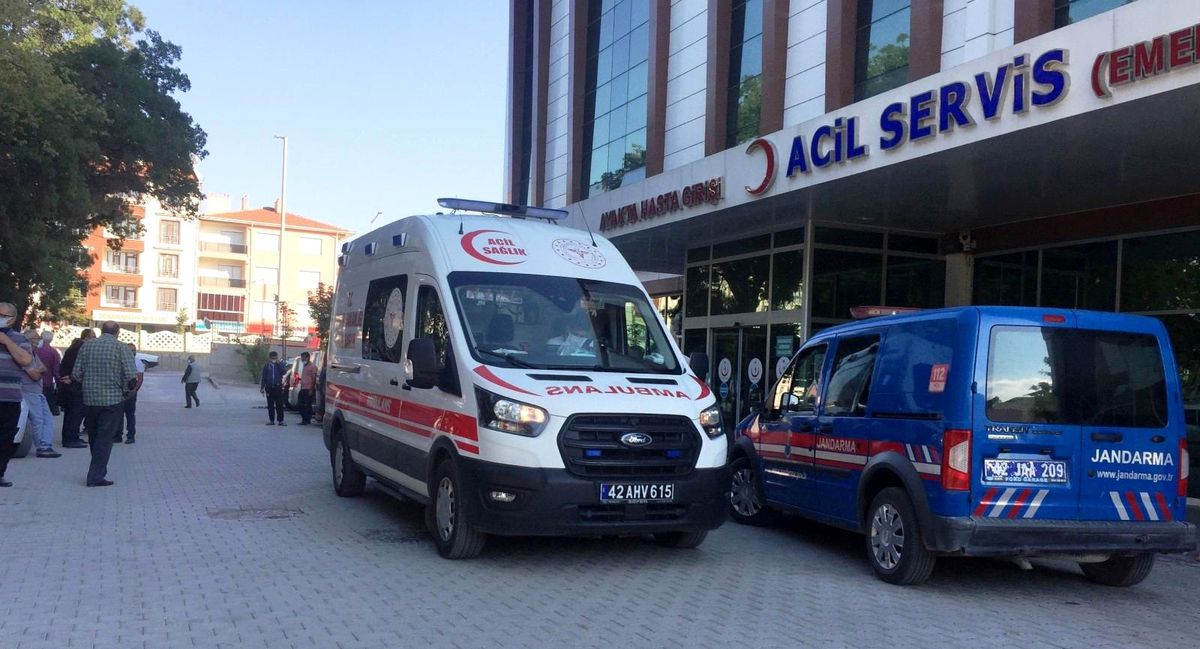 Konya\'da iki otomobil çarpıştı: 4 yaralı