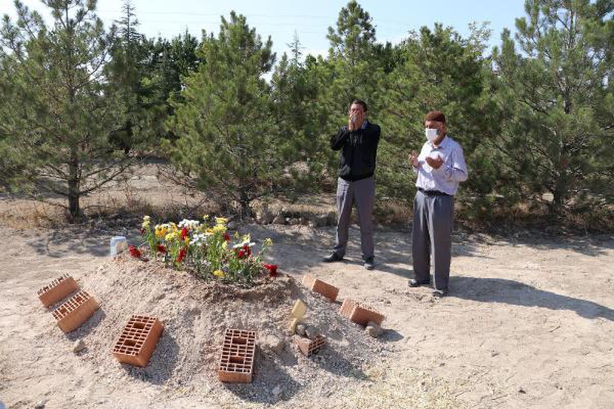 Son dakika haberleri: Koronavirüsten ölen ebenin eşi: Hamileyken oğlumuza bir şey olur endişesiyle aşı olmadı (2)