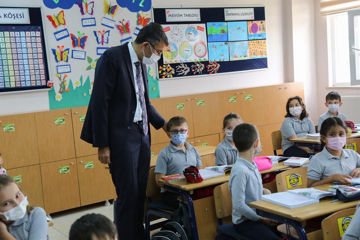Kütahya\'daki okullarda 90 bin 576 öğrenci yüz yüze eğitime başladı