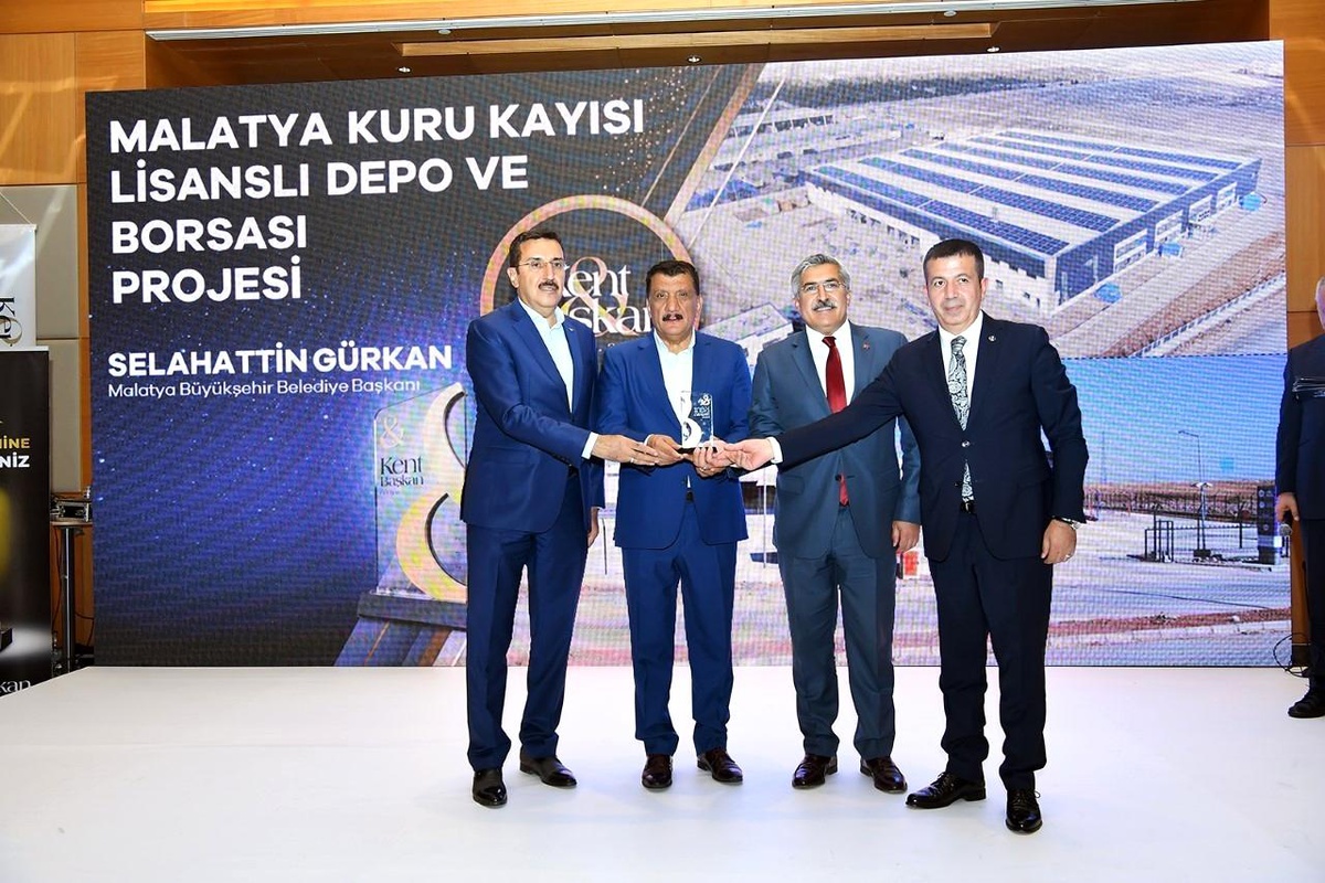 Malatya Büyükşehir\'in lisanslı depo ile kongre fuar merkezi projelerine ödül