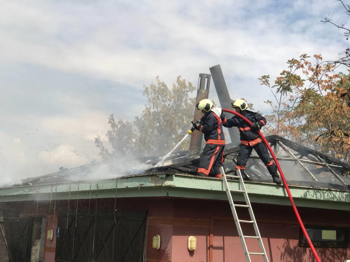 Son dakika haberleri: ODTÜ Vişnelik Tesisleri\'ndeki kafe-restoranda çıkan yangın hasara neden oldu