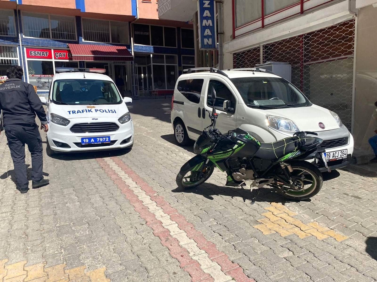 Otomobil ile motosiklet çarpıştı: 1 yaralı