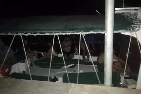 Manavgat'ta bir teknede İran uyruklu 13 düzensiz göçmen yakalandı Manavgat'ta bir teknede İran uyruklu 13 düzensiz göçmen yakalandı