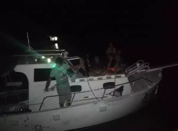 Manavgat'ta bir teknede İran uyruklu 13 düzensiz göçmen yakalandı Manavgat'ta bir teknede İran uyruklu 13 düzensiz göçmen yakalandı