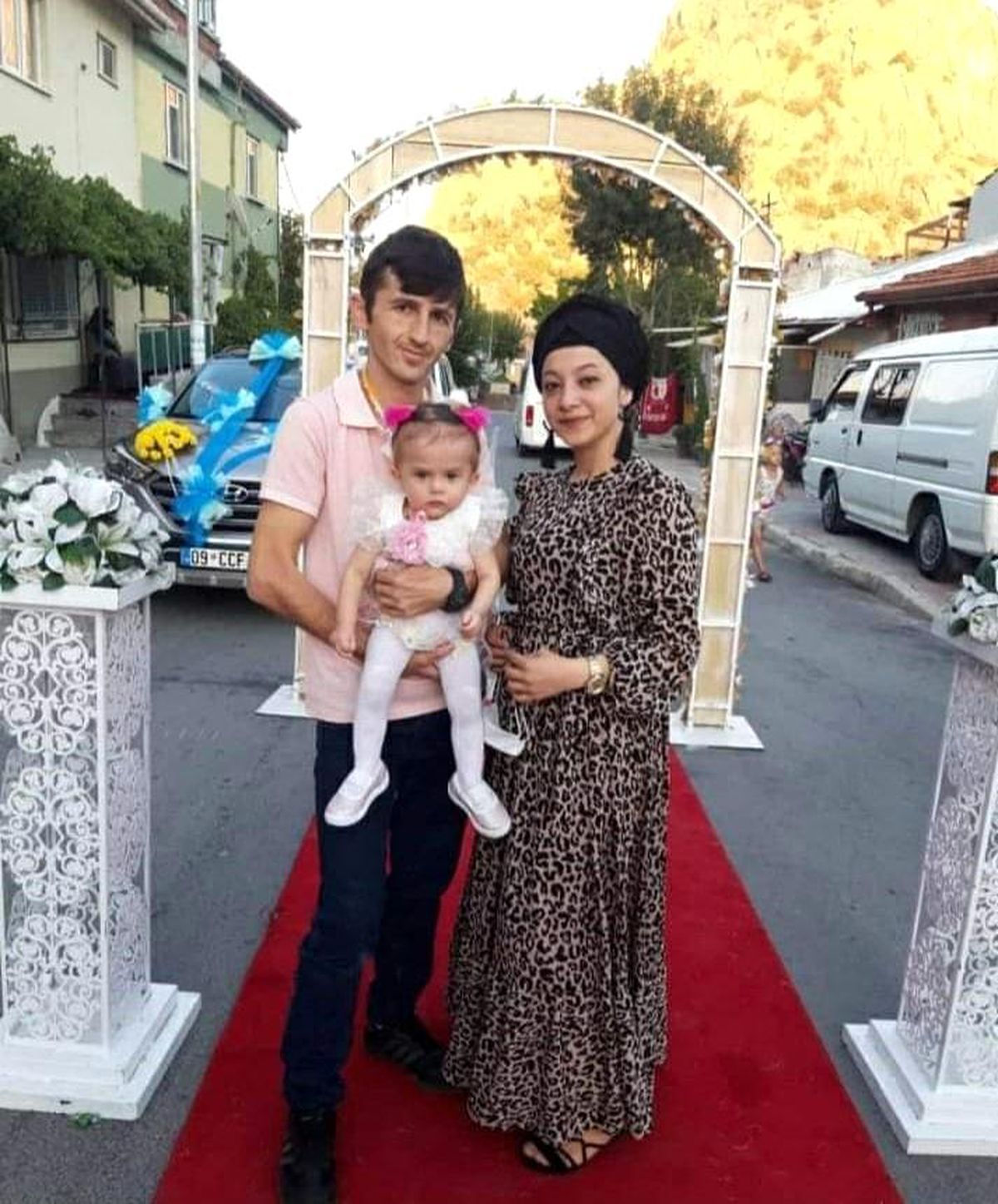 Yangında panikle camdan atlayarak ağır yaralanan annenin tedavisi sürüyor
