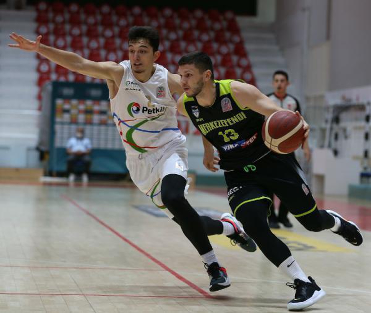 Yukatel Merkezefendi ve Petkimspor özel turnuvada