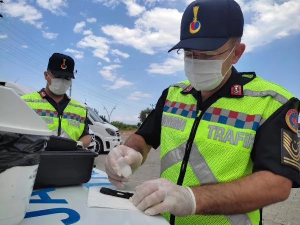 ANTALYA'DAKİ UYGULAMADA OKUL SERVİS ŞOFÖRÜNÜN UYUŞTURUCU TESTİ POZİTİF ÇIKTI