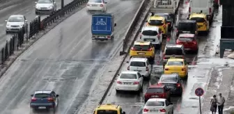 Antalyalılar sağanağa hazırlıksız yakalandı