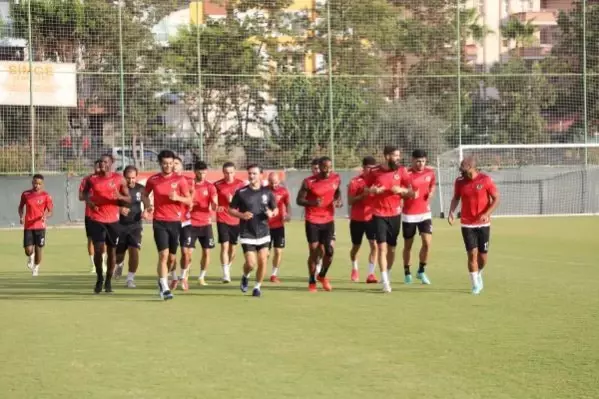 Aytemiz Alanyaspor'da Galatasaray hazırlıkları başladı Aytemiz Alanyaspor'da Galatasaray hazırlıkları başladı