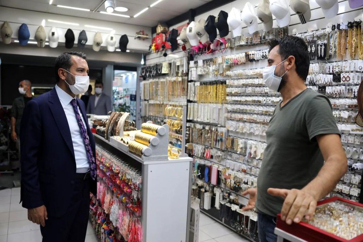 Başkan Şerifoğulları esnafla bir araya geldi